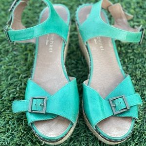 ERIC MICHAEL sz 41 Kelly green leather espadrille wedge with scalloped detail